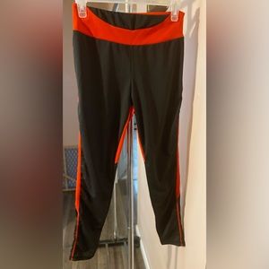 Black/red leggings